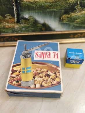 Antiques & Collectibles in Other - صانع بسكويت وكوكيز معدني سويدي أنتيك | Antique Swedish Sawa 71 Metal Cookie Press & Icing Gun