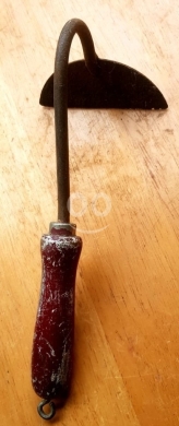 Antiques & Collectibles في البترون - مشحاف يدوي تراثي مع مقبض خشبي عتيق - أداة قديمة نادرة