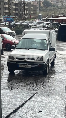 Renault in Nabatyeh - رينو موديل ٩٧