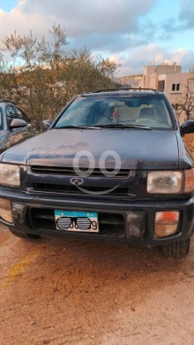 Infiniti dans Semkaniyeh - Infiniti QX4 1999