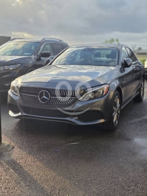 Mercedes-Benz in Choueifat - Mercedes-Benz c300 model 2017