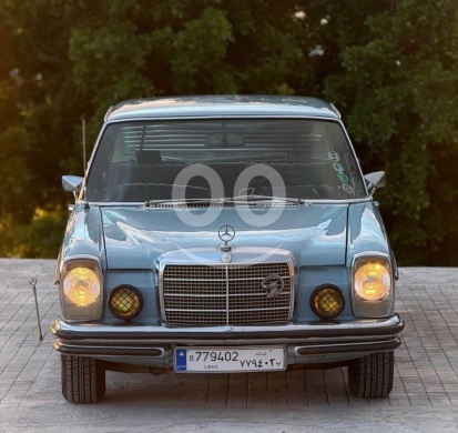 Mercedes-Benz in Amchit - Mercedes-Benz 200 model 1971