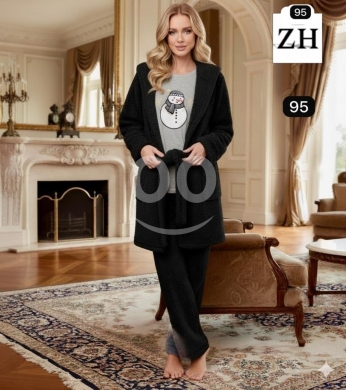 بيجاما نسائية ٣ قطع من الفرو الناعم | Cozy 3-Piece Women's Faux Fur Pajama Set — 3