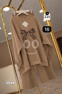 الملابس، الأحذية والزينة في أبو سمرا - سيت نسائي شتوي ناعم مع فيونكة أنيقة | Premium Women&#039;s Winter Set with Elegant Bow
