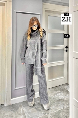 الملابس، الأحذية والزينة في أبو سمرا - طقم شتوي صوف مضفر مع شال أنيق | Stylish Knitted Woolen Set with Matching Scarf