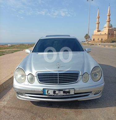 Mercedes-Benz in Nakhleh - Mercedes E350 super clean
