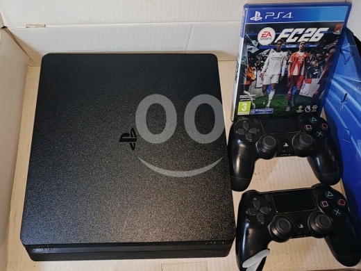 Gaming Console & Accessories in Beirut City - Play station 4