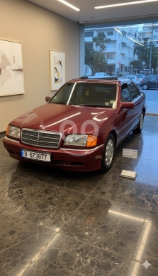 Mercedes-Benz in Berqayel - c230 4 cylynder compresseur