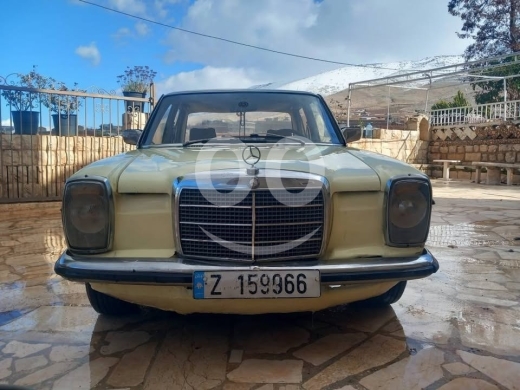 Mercedes-Benz in Baalback - مرسيدس أطش موديل 1974