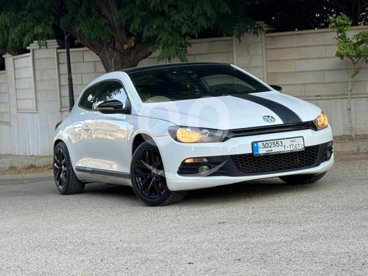 Volkswagen in Beirut City - غولف موديل 2011
