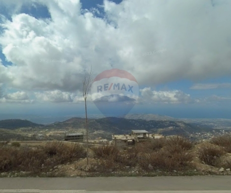 Commercials for sale in Sir El Danniyeh - R9-3094 Land with Building Under Construction for Sale in Biqaa Sefrine أرض مع بناء قيد الإنشاء للبيع في بقاع صفرين