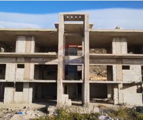 R9-3094 Land with Building Under Construction for Sale in Biqaa Sefrine أرض مع بناء قيد ا… — 3