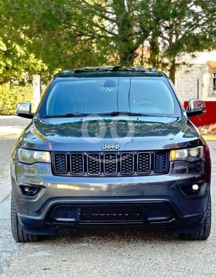 Jeep in Bechmizzine - GRAND CHEROKEE 2012