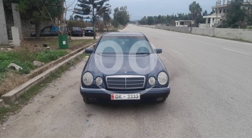 Mercedes-Benz in Nfeisseh - ام عيون ٣٢٠ موديل ٩٨
