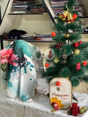 Vêtements, chaussures et accessoires dans Zahleh - منديل كريب معرق - نوعية ممتازة ونقشات أنيقة (8$)
