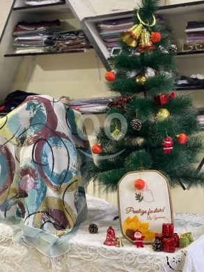 Vêtements, chaussures et accessoires dans Zahleh - منديل كريب معرق - نوعية ممتازة ونقشات أنيقة (8$)