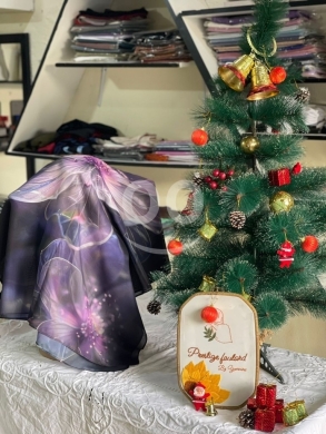 Vêtements, chaussures et accessoires dans Zahleh - منديل ساتان فاخر - ملمس حريري ولمعة أنيقة (8$)