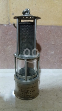 Antiques & Collectibles dans Minieh - فانوس مناجم نحاس أصلي - تحفة تراثية يدوية وإضاءة كلاسيكية فاخرة (80$)