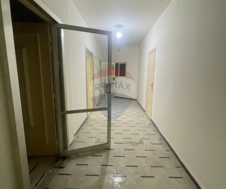 Commercials for sale in Basatin Tripoli - R9-3108 Office for Sale in Horriyeh Street - Tripoli مكتب للبيع في شارع الحرية طرابلس