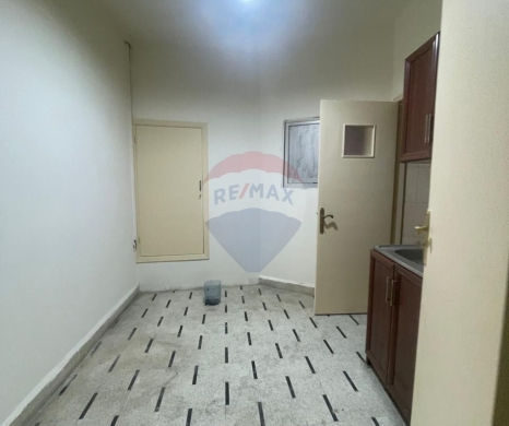 عقارات تجارية للبيع في Basatin Tripoli - R9-3109 Office for Sale in Horriyeh Street - Tripoli مكتب للبيع في شارع الحرية طرابلس