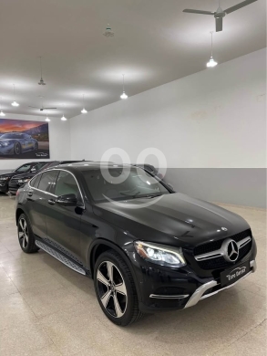 مرسيدس بنز في مدينة بيروت - Mercedes GLC 300 2018