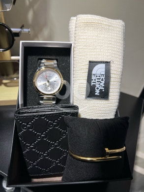 الملابس، الأحذية والزينة في  - Box for men