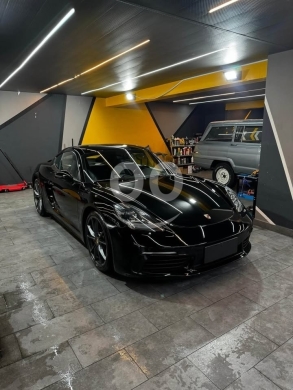 Porsche in Beirut City - Porsche Cayman 2017