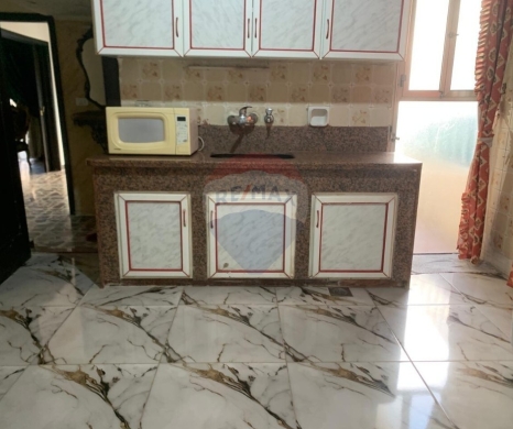 شقق للبيع في أبو سمرا - R9-3121 Apartment for Sale in Abu Samra - Sahat Dannawi, Tripoli شقة للبيع في أبي سمراء ساحة الضناوي طرابلس