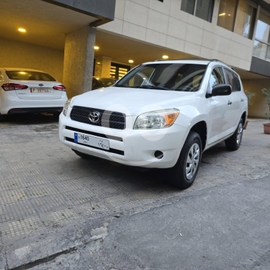 تويوتا في مدينة بيروت - Toyota rav 4 model 2006