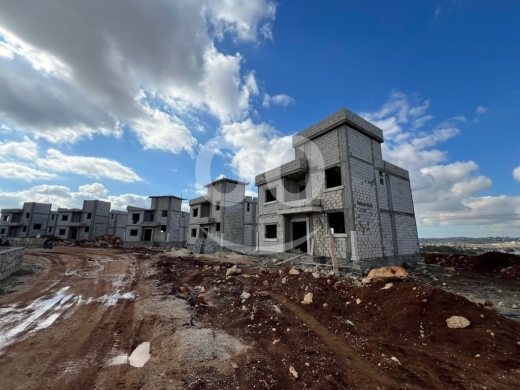 Commercials for sale in Kfar Tebnit - فلل للبيع عالتقسيط التسليم عظم
