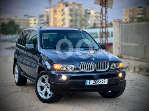 BMW dans Tripoli - X5 2004