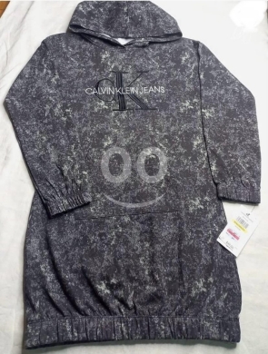Produits pour bébés et enfants dans Al Dahye - فستان هودي كالفن كلاين جينز بناتي بلسماعة رأس جديد بالتاغ | Calvin Klein Jeans Girls Hooded Dress