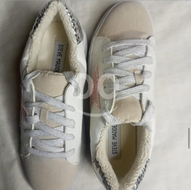Produits pour bébés et enfants dans Al Dahye - حذاء ستيف مادن "ريسيميه" بناتي سنيكرز أنيق مقاس 34 جديد بالتاغ | Steve Madden J Resume Girls Sneaker