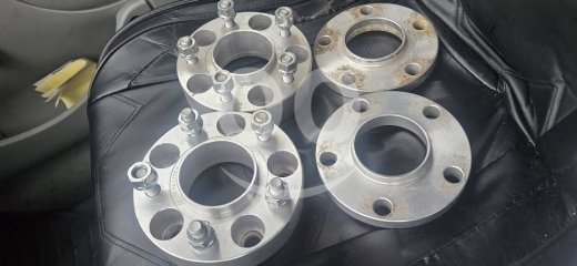 Vehicles accessories in Kossaibeh - spacers
