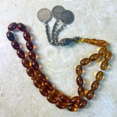 Antiques & Collectibles in Zahleh - Rare Baltic Kahraman Amber Misbaha - Particle-Free Oval Beads with Natural Color Gradient and Antiqu