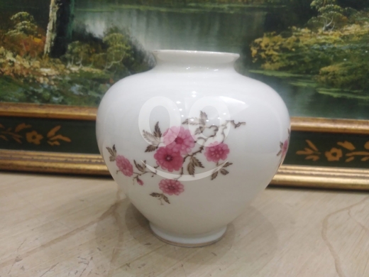 Antiques & Collectibles in Other - فاز بورسلان ألماني بافاريا أنتيك كلاسيك | Antique Bavaria German Porcelain Classic Vase