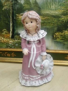 Antiques & Collectibles in Other - تمثال فخار أوروبي أنتيك فتاة فيكتورية | Antique European Pottery Victorian Girl Figurine