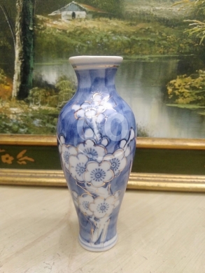 Antiques & Collectibles in Other - فاز بورسلان صيني أنتيك ختم أحمر مذهب | Antique Chinese Porcelain Vase Red Stamp Gilded