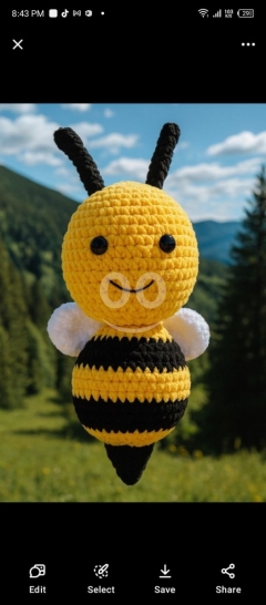 نحلة كروشيه محشوة مصنوعة يدوياً بمقاس 40×25 سم | Handmade Crochet Bee Plush Toy 40x25cm