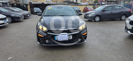 Kia in Jdeideh - 2018 Range Rover Velar R-Dynamic P250 SE - Megaloaded - Clean Carfax - $30,000 | رينج روفر فيلار