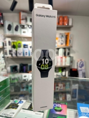 Mobile accessories dans Mansourieh - Samsung Watch 5 44MM