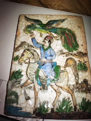 Antiques & Collectibles in Beirut City - بلاطة سيراميك قاشاني أثرية مرسومة يدوياً، وهي تحفة من الطراز القاجاري القديم