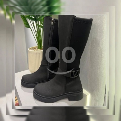 Vêtements, chaussures et accessoires dans Abou Samra - بوت شتوي طويل (جورب) بكعب قصير وتصميم مخملي فاخر | Elegant High-Leg Velvet Sock Boots with Low Heel