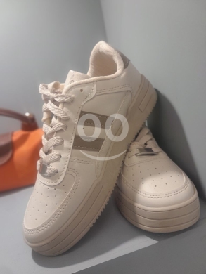 الملابس، الأحذية والزينة في أبو سمرا - سبادرين بناتي "زحف" عصري من الجلد الطبيعي | Trendy Girls&#039; Genuine Leather Low-Top Sneakers