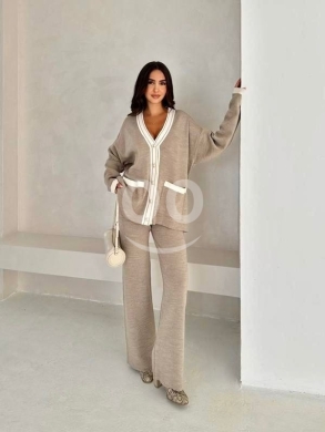 Clothes, Footwear & Accessories in Loussiya - طقم نسواني
