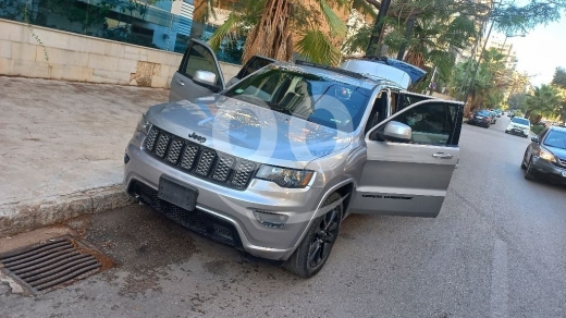 Jeep in Verdun - جيب غراند شيروكي التيتود 2018 خارق النظافة | Jeep Grand Cherokee Altitude 2018 Super Clean