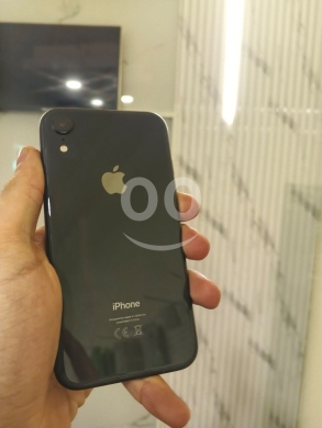 Mobile phones in Douriss - iPhone XR water proof