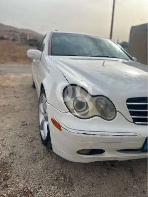 Mercedes-Benz in Al Ain - Mercedes C 320 model 2003