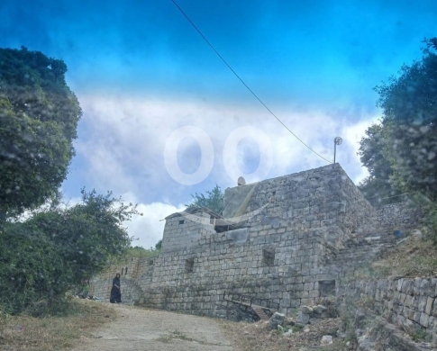 أرض مميزة للبيع في عبدلله - قضاء البترون ٣٤٠٠ م٢ مع منزلين من حجر | Prime 3400sqm Land fo… — 3