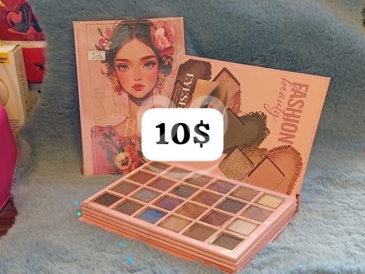 Health & Beauty in Bhamdoun - Fashion Beauty Multi-Color Eyeshadow Palette | 24 Shimmer & Matte Shades